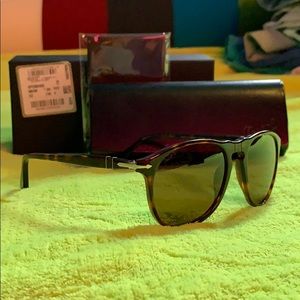 NWOT PERSOL 649 SERIES POLARIZED